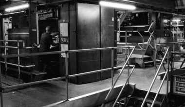 Saint-Étienne. En immersion avec les imprimeurs du journal, il réalise une exposition photos