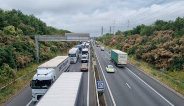 En direct Rhône. Info trafic : trafic dense sur l'A46 sud et l'A7, la ligne TER Lyon/Bourg toujours perturbée