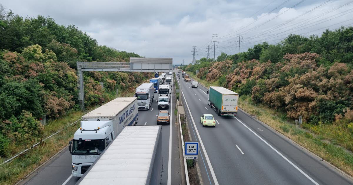 En direct Rhône. Info trafic : trafic dense sur l'A46 sud et l'A7, la ligne TER Lyon/Bourg toujours perturbée