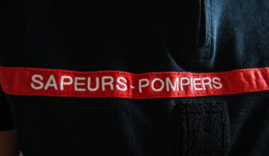 grièvement blessée en tentant de protéger sa mère, la fille hors de danger