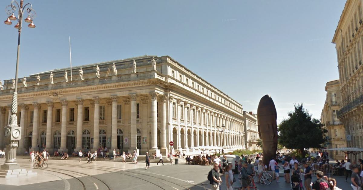 17 salariés attaquent le patron d'un grand café-restaurant de Bordeaux