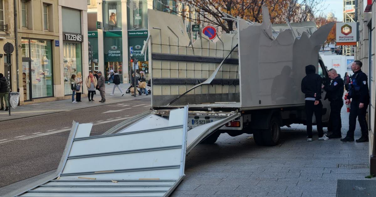 Nancy. Un camion de livraison scalpé dans le tunnel du marché