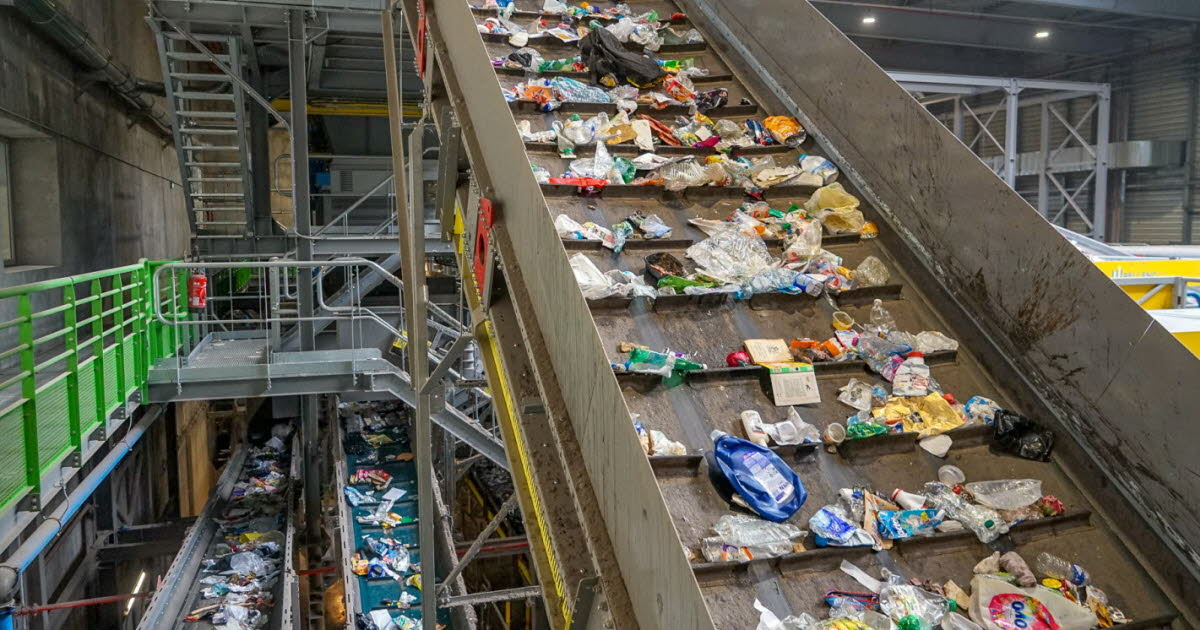 Loire. Pourquoi le centre de tri de Firminy accueille des déchets de Haute-Savoie et du littoral méditerranéen