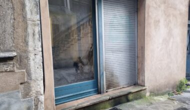 Nancy. Il met le feu devant un immeuble près de la place Saint-Epvre avant d’être mis en fuite