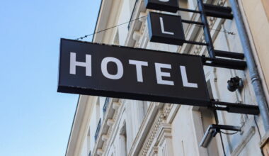 un client tabasse le patron