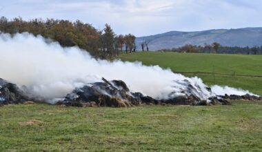 Loire. Un important panache de fumée après un incendie dans un tunnel agricole à Saint-Victor-sur-Loire