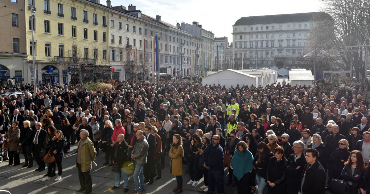 Terrorisme. Saint-Étienne, Roanne, Montbrison... Retour sur l'émotion dans la Loire au lendemain des attentats du 13-Novembre
