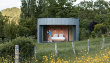 Côtière. Avec sa baie vitrée sur 120 degrés, cette cabane de luxe made in Ain mise sur l'éco-conception