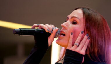 Métropole de Lyon. Vitaa annonce faire une pause dans sa carrière à la fin de son concert à la LDLC Arena