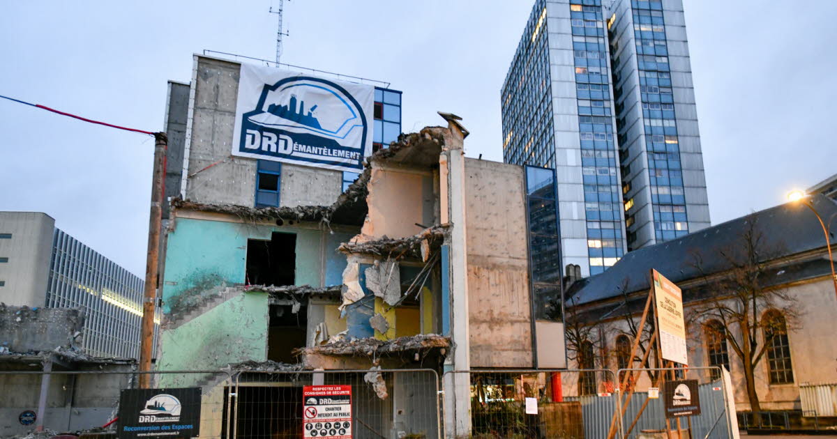 Photos. La démolition de l'ancienne caserne de pompiers au centre de Nancy marque la fin d'une époque