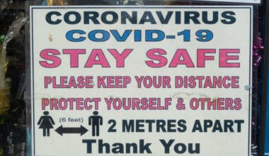 un confinement plus précoce aurait permis d'éviter 23 000 décès en Angleterre