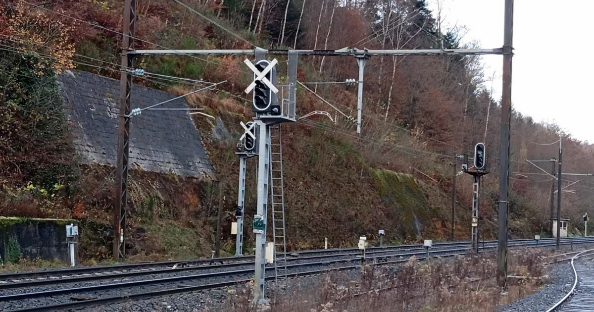 Des bus pour transporter les voyageurs pendant la coupure