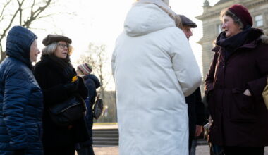 une trentaine de personnes rassemblées pour lui rendre hommage