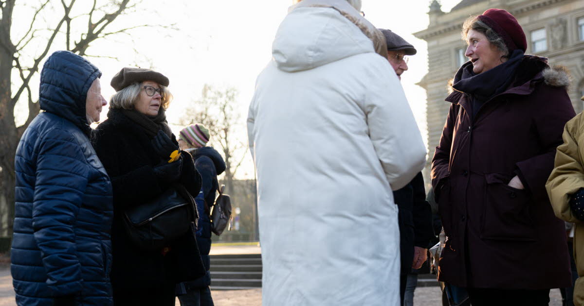 une trentaine de personnes rassemblées pour lui rendre hommage