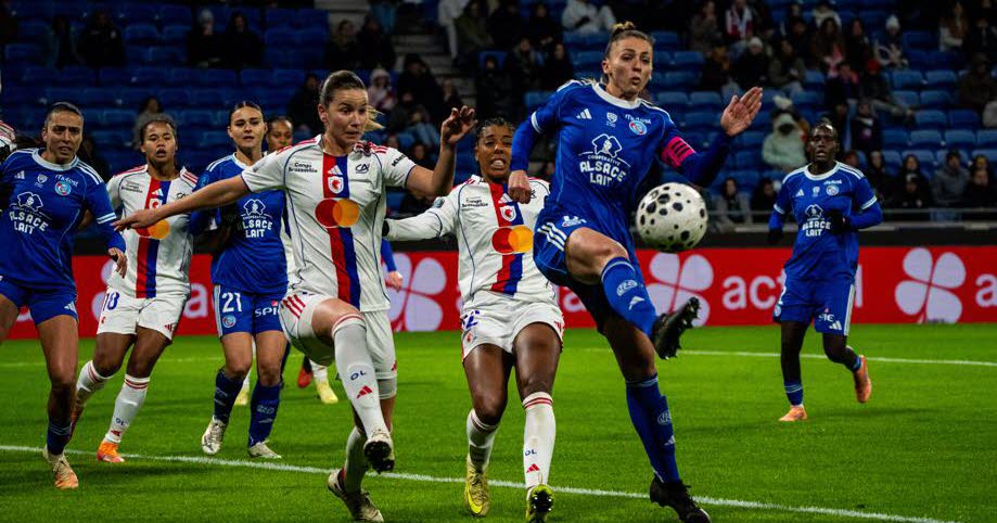 à Lyon, le Racing a tenu 45 minutes avant de s'écrouler (5-0)