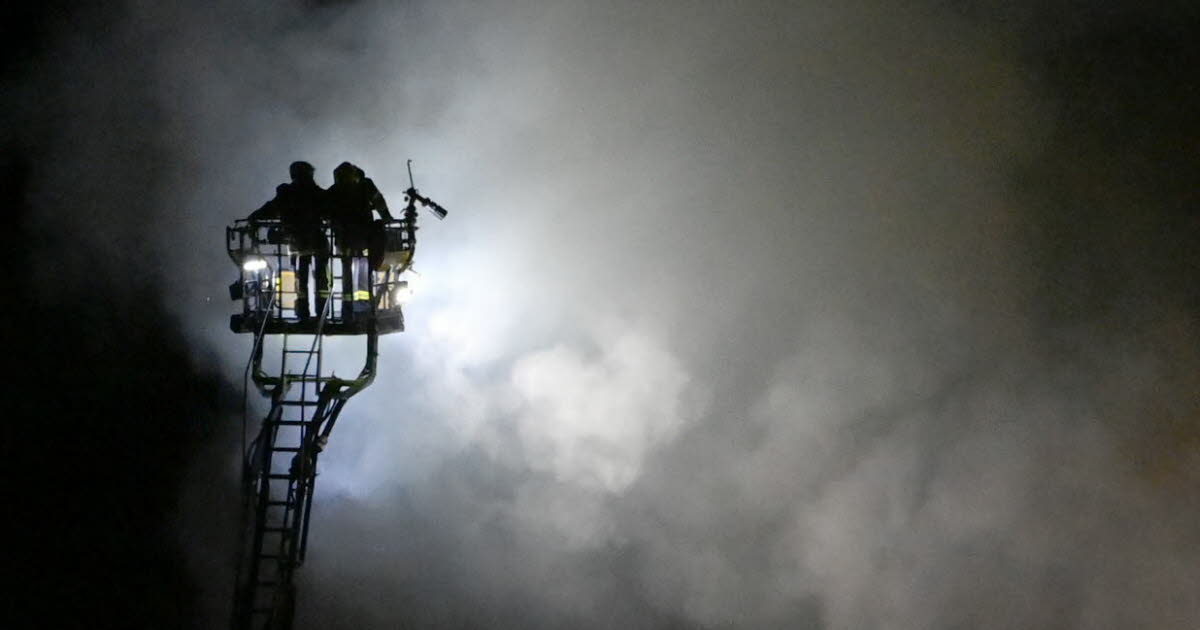 Rhône. Une maison complètement embrasée au nord-ouest de Lyon, une trentaine de pompiers déployés