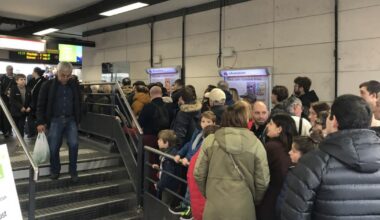 « Ça m’énerve de passer derrière des touristes », faut-il créer un “pass prioritaire” pour les riverains ?