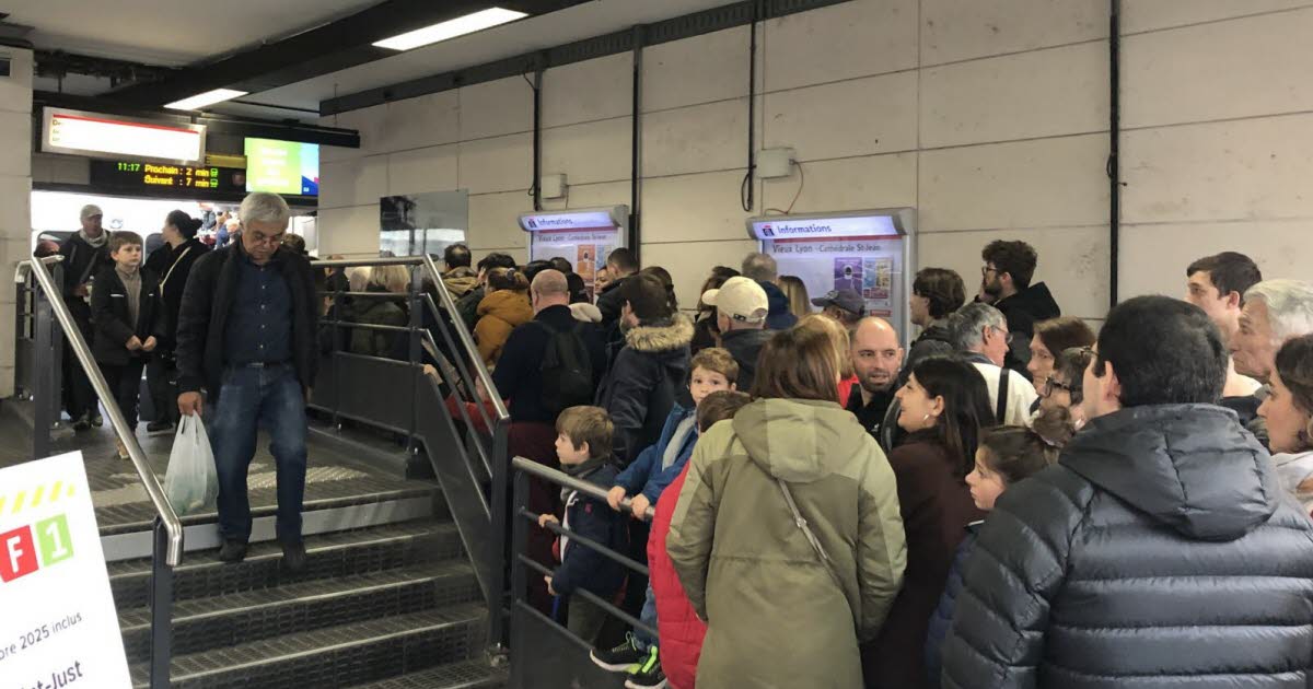 « Ça m’énerve de passer derrière des touristes », faut-il créer un “pass prioritaire” pour les riverains ?