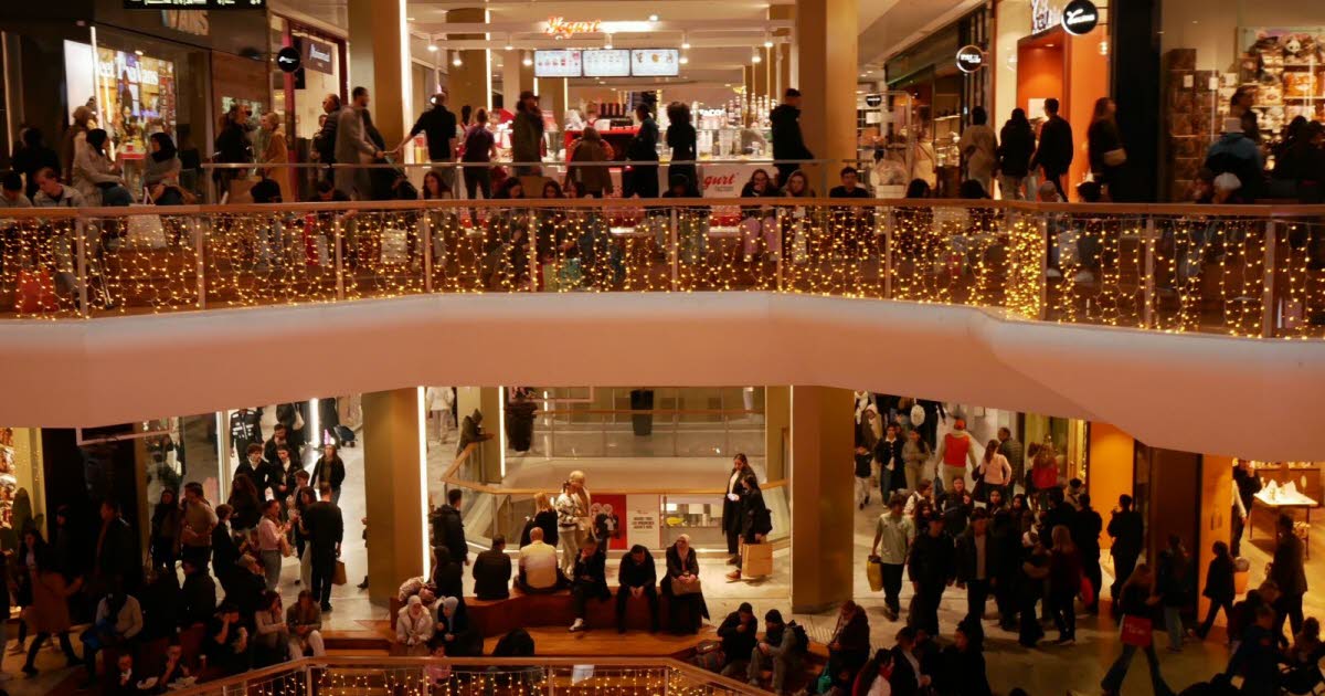 le mouvement « Bloquons-tout » orchestre une opération boules puantes à la Part-Dieu