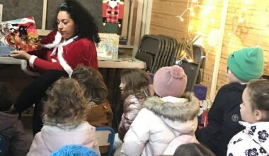 Grenoble. La mère Noël Marine au chalet d’animations du marché de Noël
