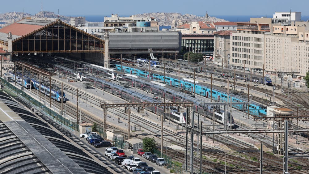 les trains du Sud-Est à l'arrêt pendant 1h, des retards importants en cours