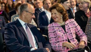 La reine Silvia récompensée en Allemagne par le chancelier Friedrich Merz