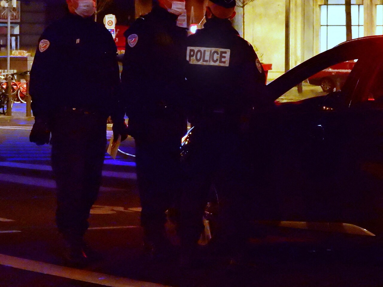 À Oissel, sa drôle de façon de promener son chien le fait atterrir en garde à vue