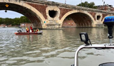 il saute dans la Garonne et finit secouru par les pompiers