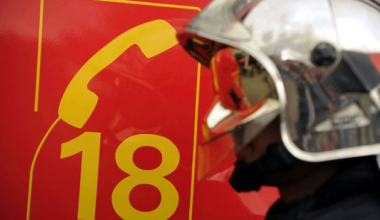 un tunnel de stockage de fourrage en feu