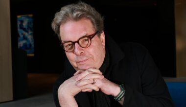 "Je réfléchis à adapter un roman à Marseille"