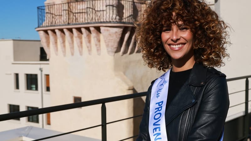 Julie Zitouni partage la passion de l'automobile avec son papa. "Il a développé Alzheimer aujourd'hui, c'est plus difficile pour lui de faire ces activités mais je continu à aller sur les circuits, pour lui".