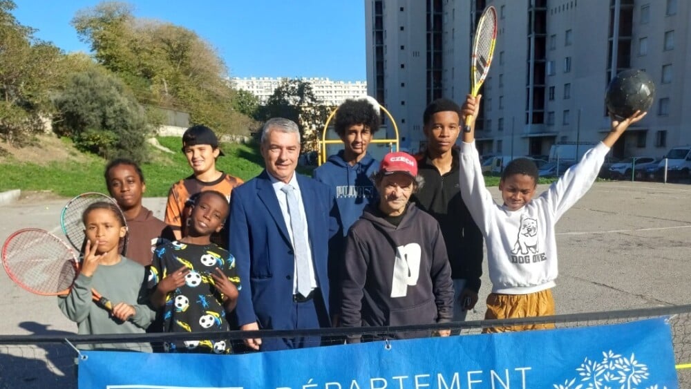 la petite balle jaune s'implante à la cité des Rosiers à Marseille