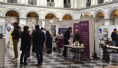 à Bordeaux, un salon pour mettre en relation employeurs et demandeurs d’emploi