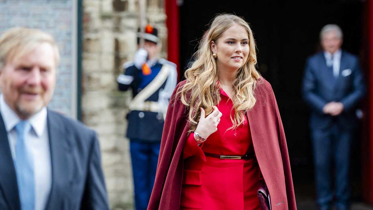 La princesse Amalia emprunte une robe à la reine Máxima pour assister à l'assemblée des États généraux avec son père