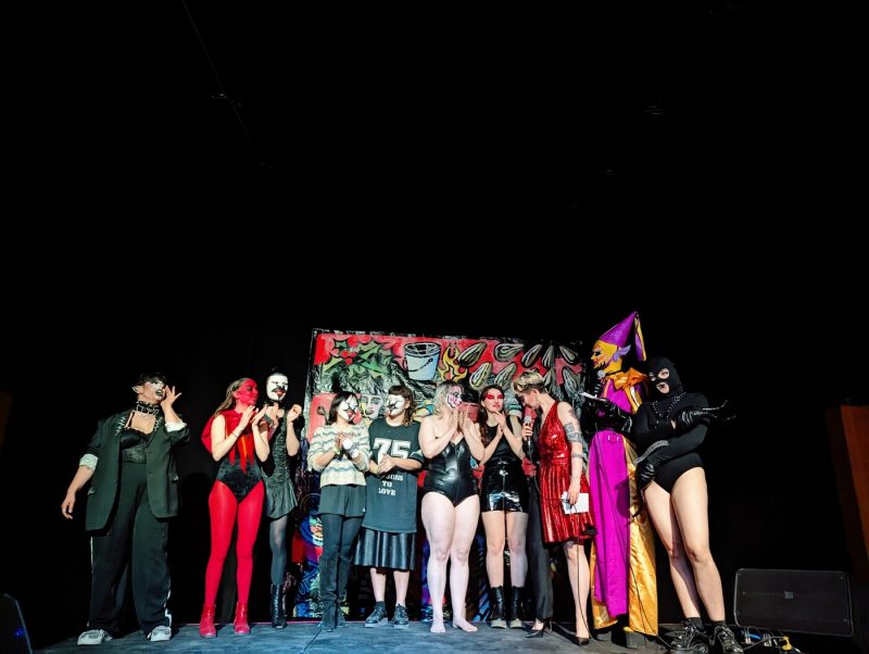 House of Diamonds + graphic dee