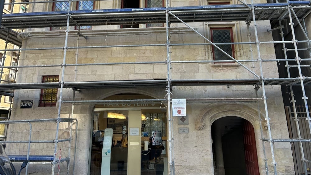 Après seize mois de travaux, l'hôtel de Cabre, le plus vieil immeuble marseillais, a retrouvé son caractère d'exception