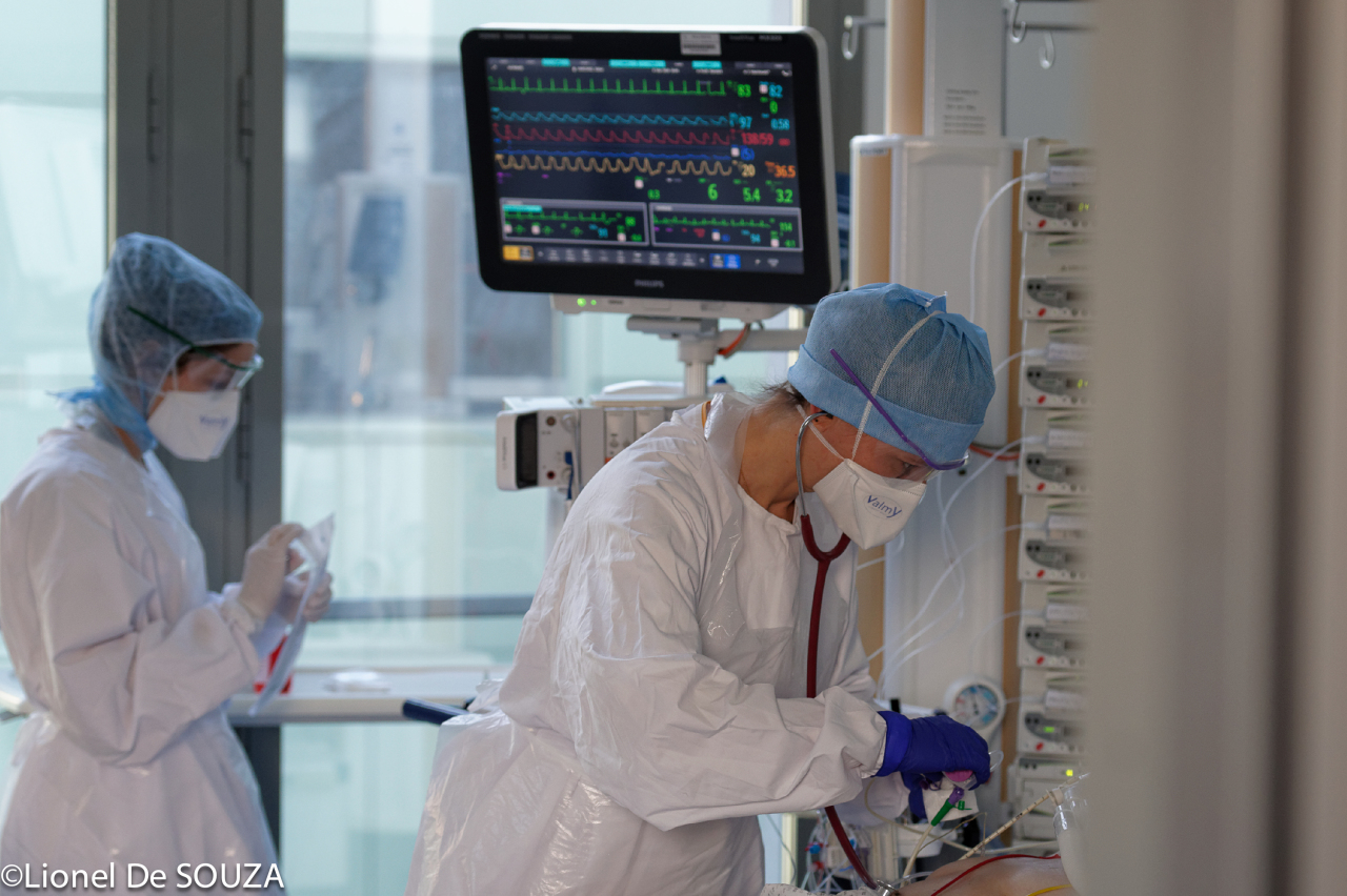 Une patiente placée en "coma artificiel" après avoir attrapé le Covid-19 s'en prend au CHU de Rennes