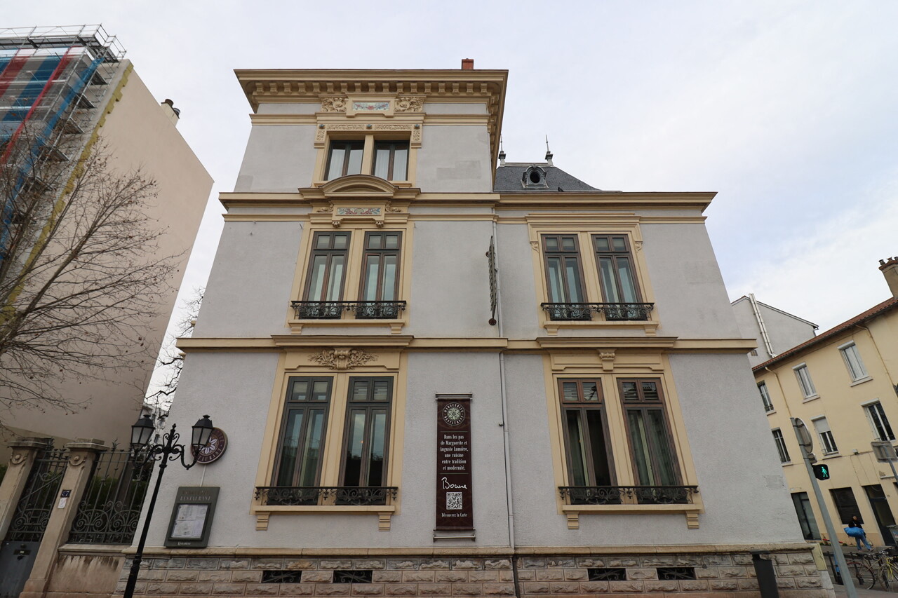 Lyon. On a mangé dans ce restaurant Bocuse réputé et c'est une grande déception, voici pourquoi