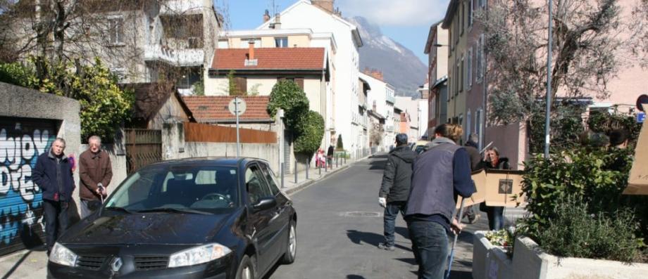 Fusillade à Grenoble : Un enfant de 12 ans, qui se trouvait sur un point de deal à 2h55 du matin, entre la vie et la mort après avoir été touché par balles - Le secteur n’est pas couvert par la vidéo-protection