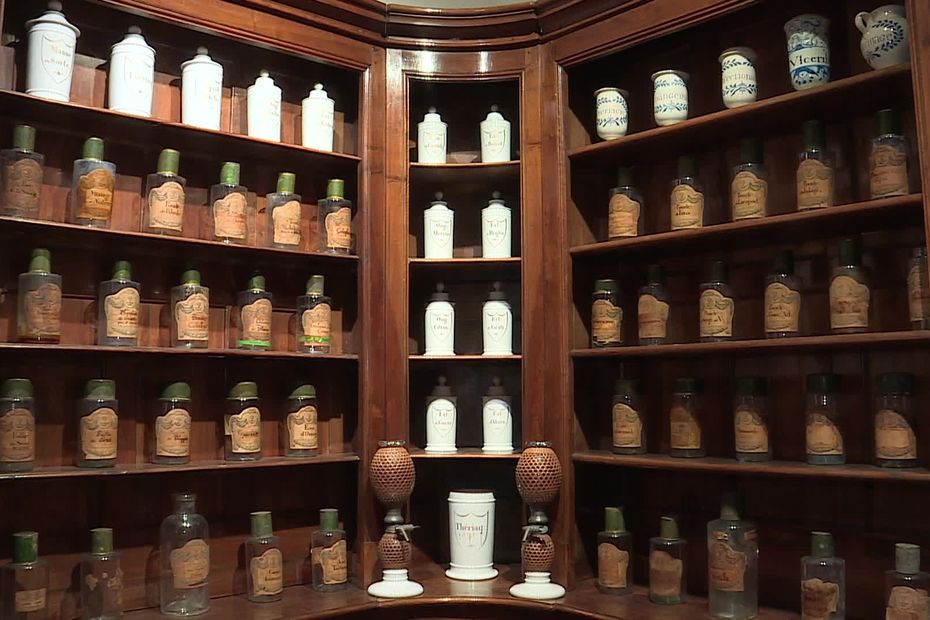ambiance Harry Potter garantie dans cette pharmacie du XVIIIe siècle restaurée