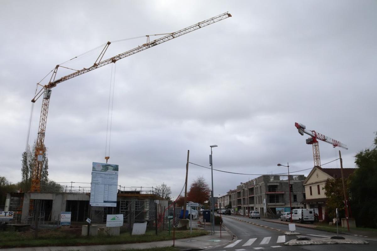 L’entrée de l’avenue Eiffel en octobre : 160 logements la borderont d’ici deux ans. Les pelleteuses des divers chantiers seront en activité encore jusqu’en 2027 pour plus de 200 logements nouveaux à terme.
