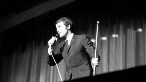 Salvatore Adamo au Palais d'Hiver de Lyon le 24 février 1967 Photo Archives Le Progres