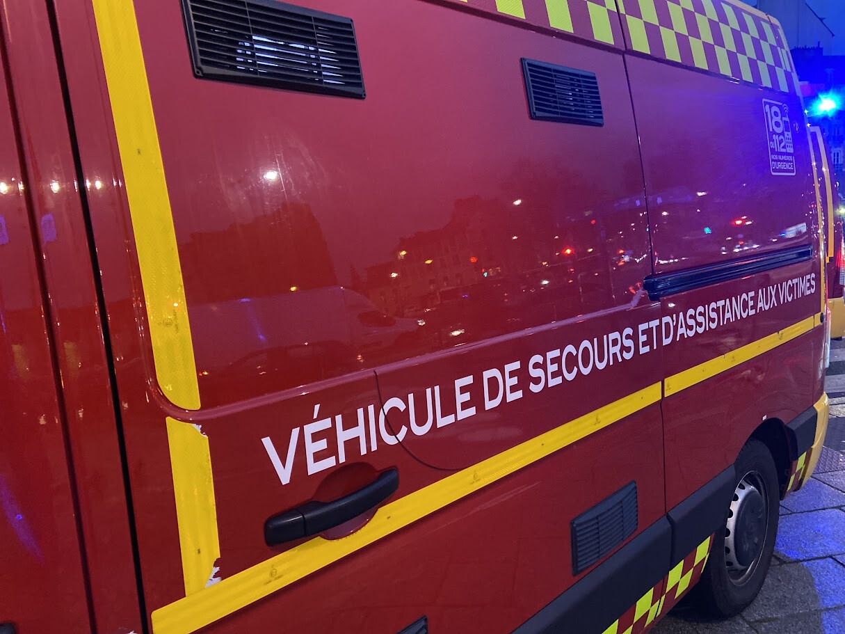 une femme de 81 ans retrouvée morte et un homme gravement brûlé dans l'incendie d'un appartement