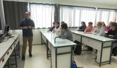 “S’il peut avoir une vie, c'est parce qu'il a eu cette thérapie génique”. À quelques jours du Téléthon, la recherche expliquée dans les collèges