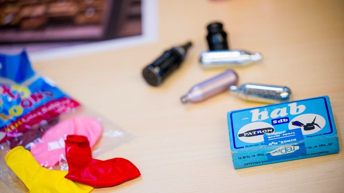 “Le protoxyde d’azote doit être interdit” : l’appel bouleversant de la mère de Mathis après sa mort à Lille