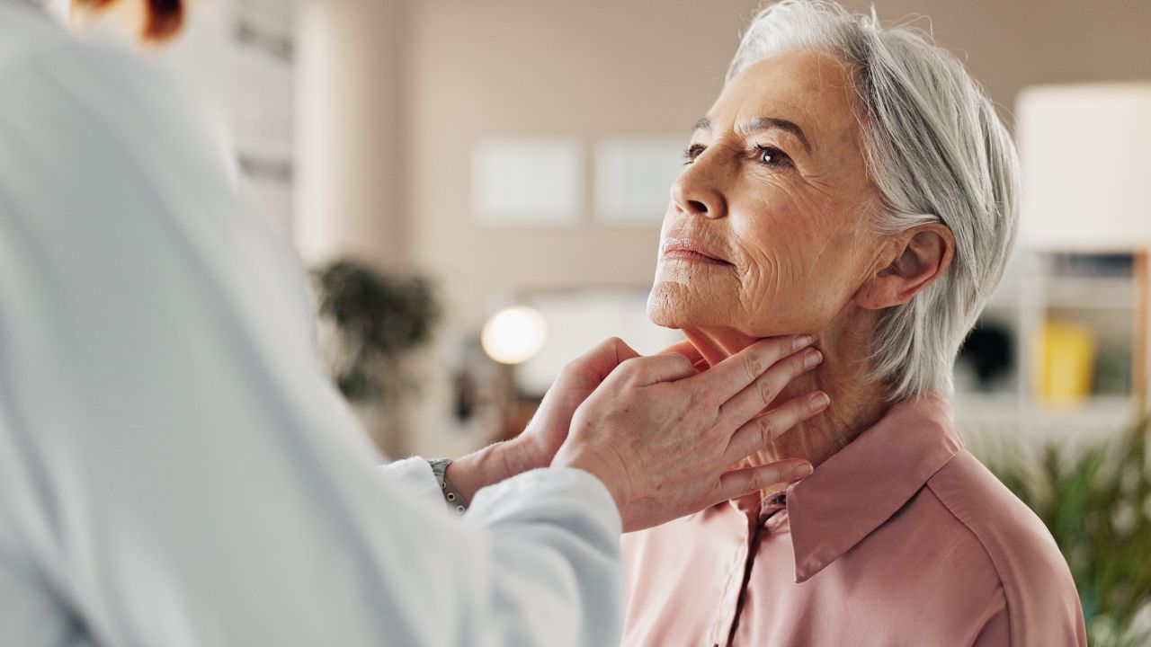 Ce simple geste au niveau du cou permettrait de prévenir l’insuffisance cardiaque avant les premiers symptômes