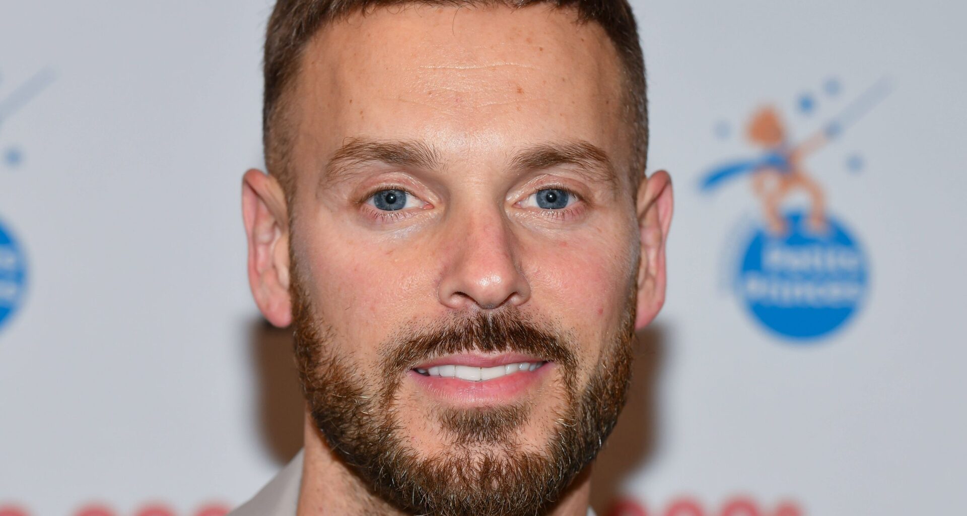 Au bord des larmes, Matt Pokora adresse un message émouvant à ses parents
