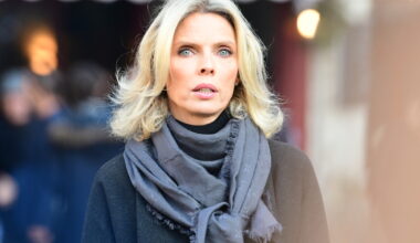 "Blonde jusqu'au bout" : Laurent Ruquier et ses acolytes se payent la tête de Sylvie Tellier et ce n'est pas très fin