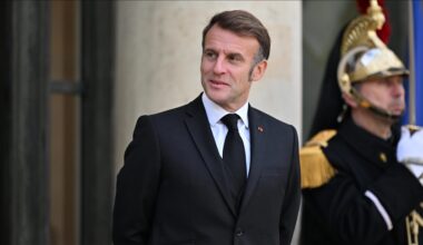 Macron appelle à une adoption « massive » de l’intelligence artificielle en France et en Europe