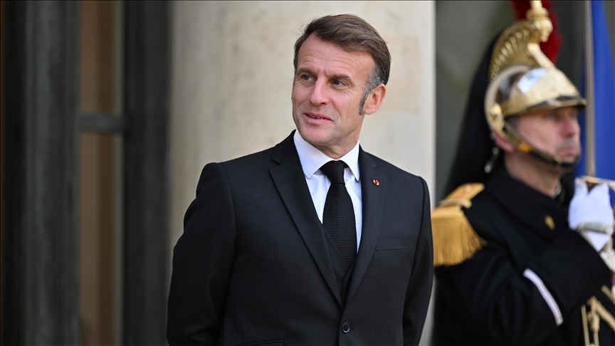 Macron appelle à une adoption « massive » de l’intelligence artificielle en France et en Europe